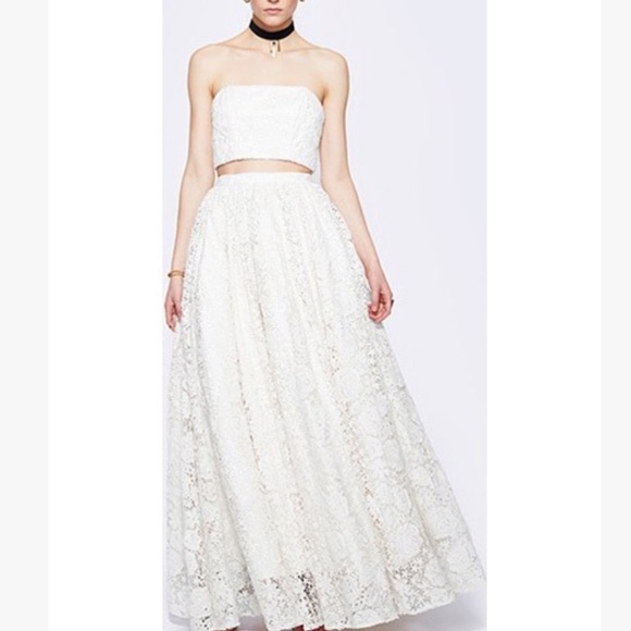 FAME PARTNERS Cream Lace Debutante Two Piece Crop Top Size